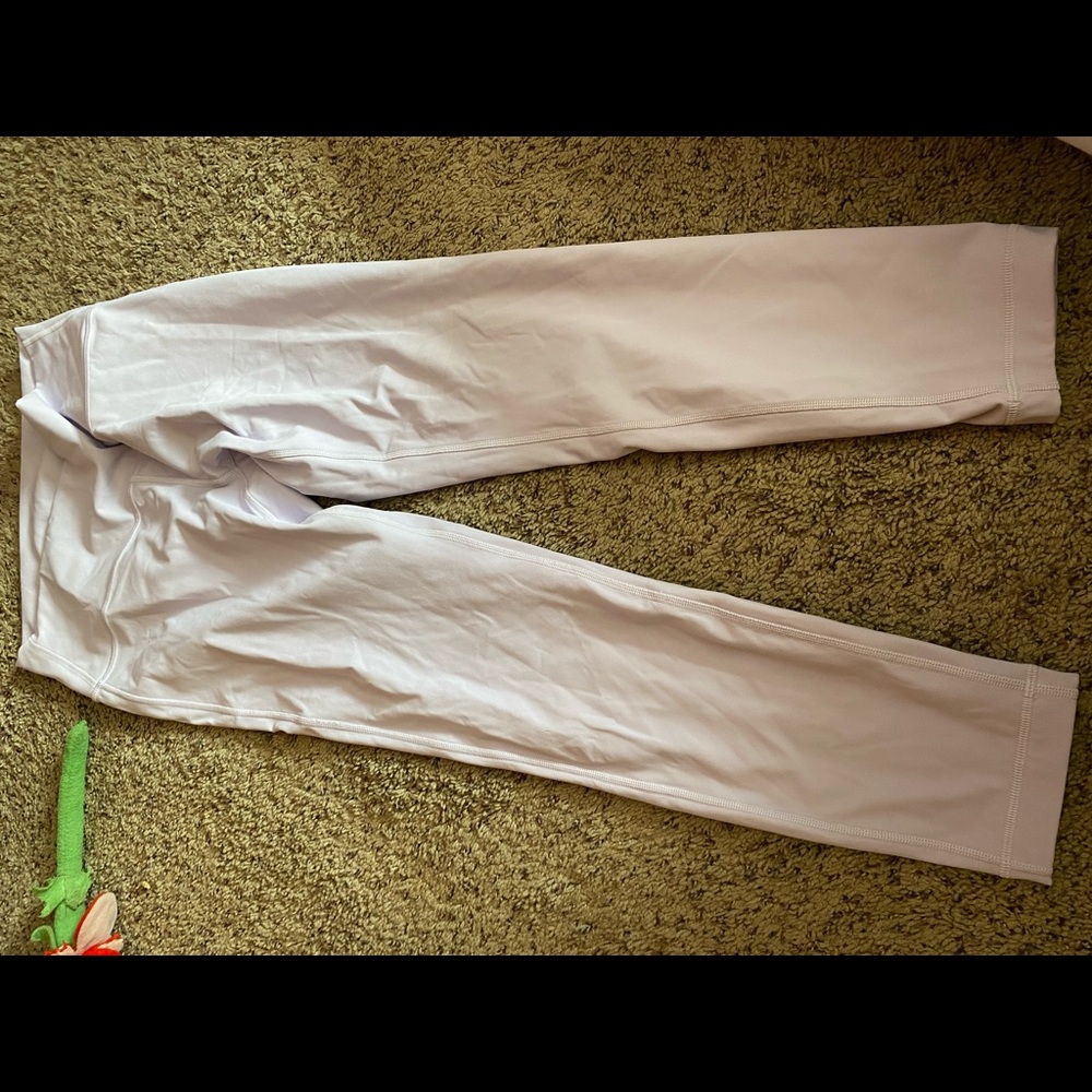 Lululemon leggings thicker material in lavender dew color